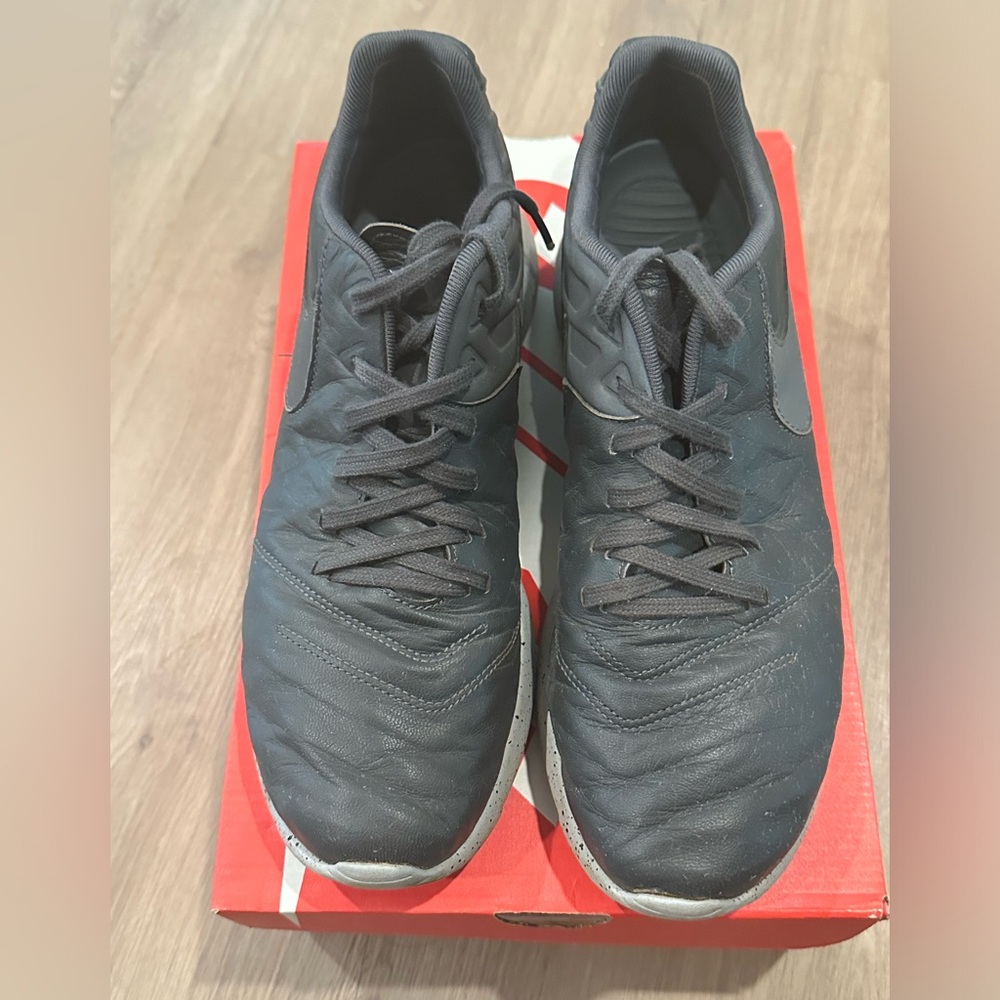 Men’s Nike Roshe Tiempo VI Dark Grey / Wolf Grey Sz 10